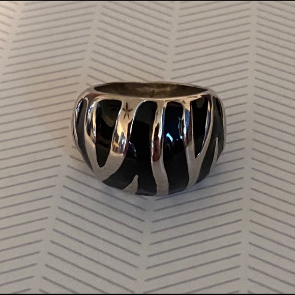 Black and Silver Zebra Stripe Statement Ring - Picture 3 of 5